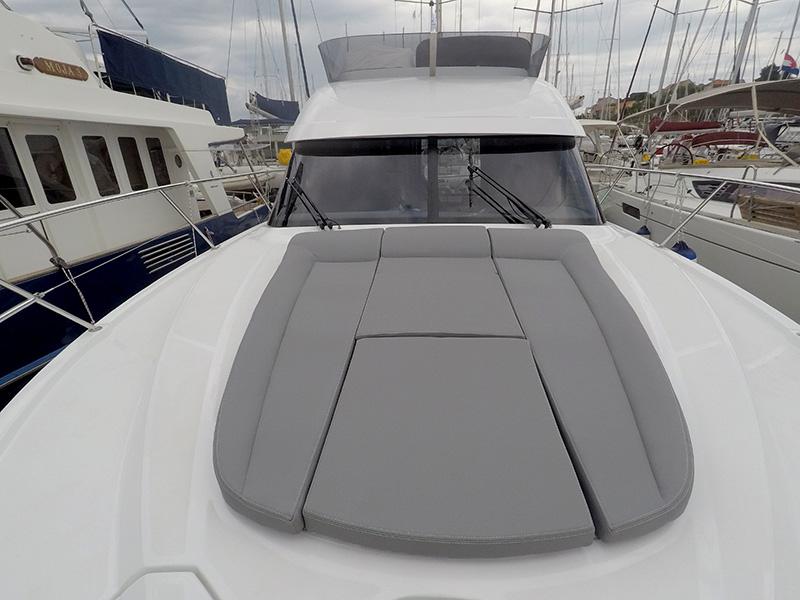 Book yachts online - motorboat - Beneteau Antares 36 - Mandalina II (AC, Generator, Bowthruster, Sterntruster) - rent