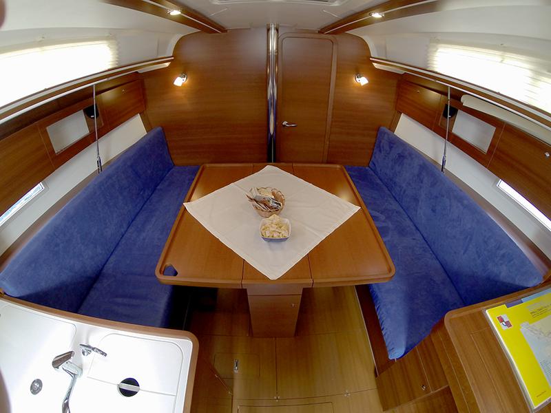 Book yachts online - sailboat - Dufour 335 GL - Lara (webasto, solar panel, shallow draft) - rent