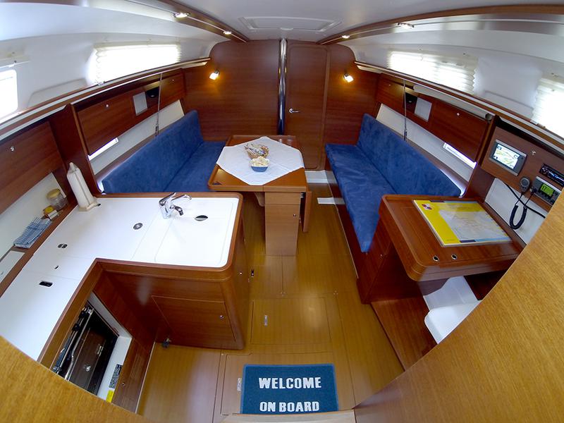 Book yachts online - sailboat - Dufour 335 GL - Lara (webasto, solar panel, shallow draft) - rent