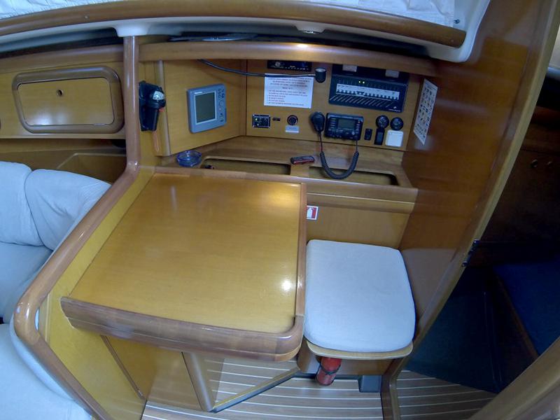 Book yachts online - sailboat - Grand Soleil 40 - Šjor (Main sail 2016, Genoa 2018) - rent