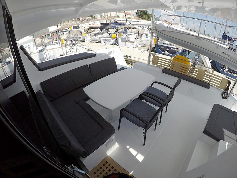 Book yachts online - catamaran - Lagoon 42 - Albion (AC + generator) - rent