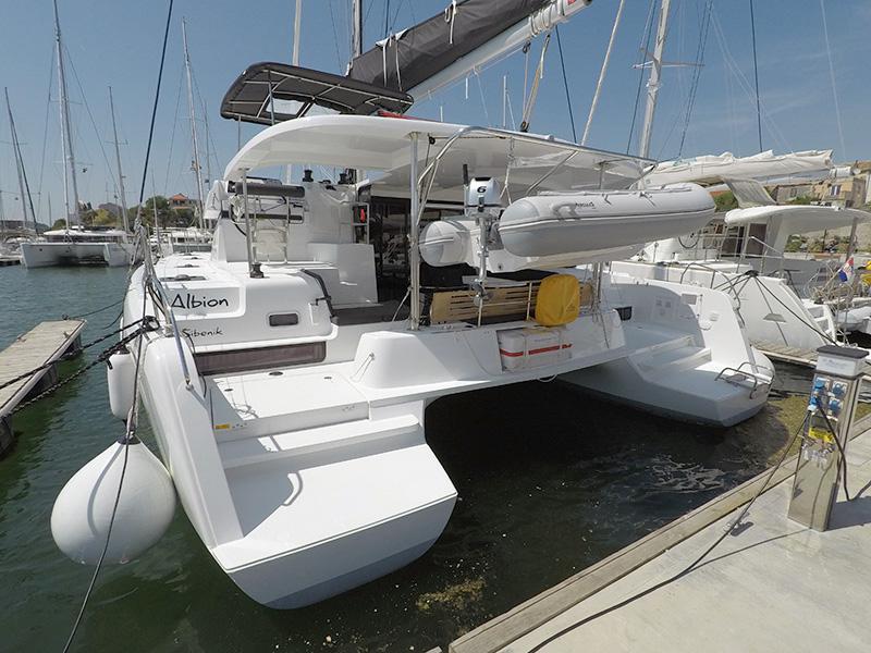 Book yachts online - catamaran - Lagoon 42 - Albion (AC + generator) - rent