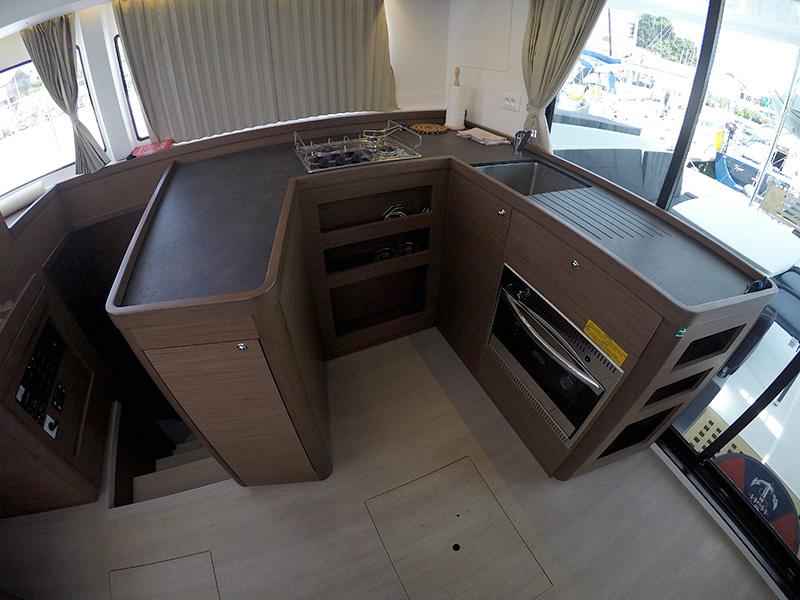 Book yachts online - catamaran - Lagoon 42 - Albion (AC + generator) - rent