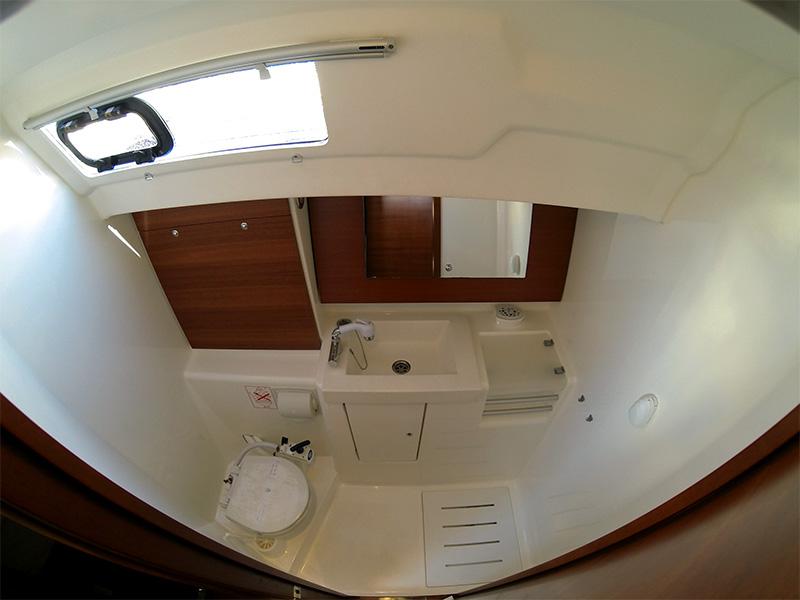 Book yachts online - sailboat - Dufour 375 GL - China girl (Bowthruster, full teak deck, sails 2018) - rent