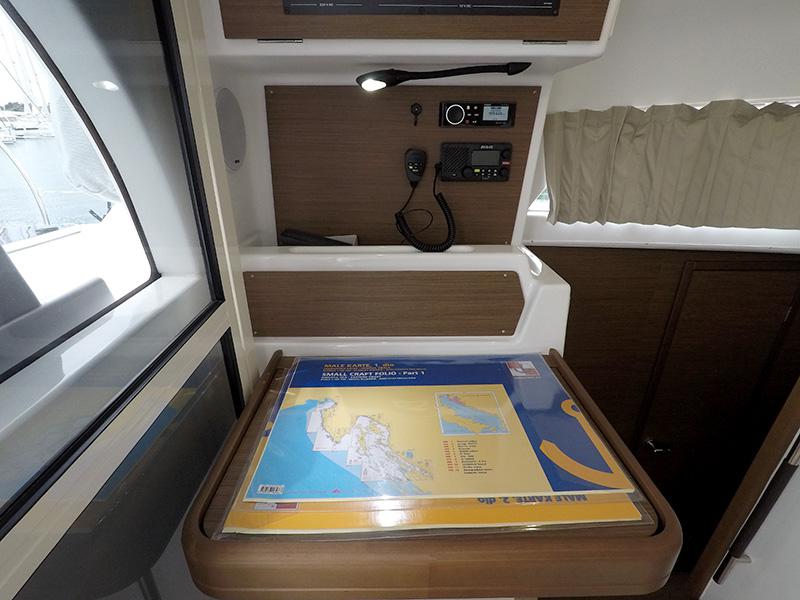 Book yachts online - catamaran - Lagoon 380 - Maya (AC + generator) - rent