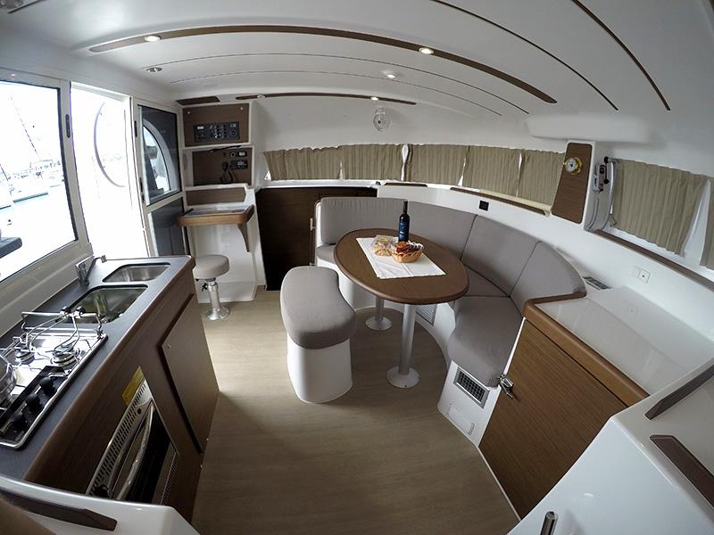 Book yachts online - catamaran - Lagoon 380 - Maya (AC + generator) - rent