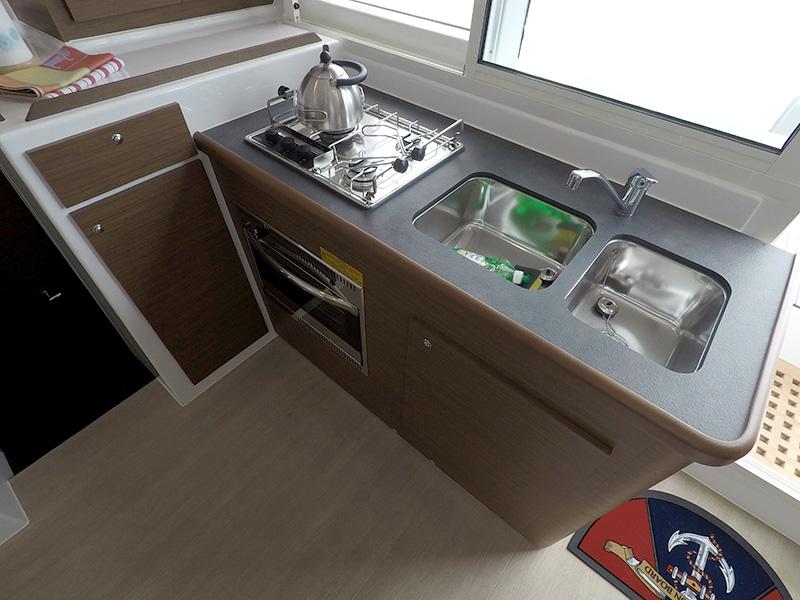 Book yachts online - catamaran - Lagoon 380 - Maya (AC + generator) - rent