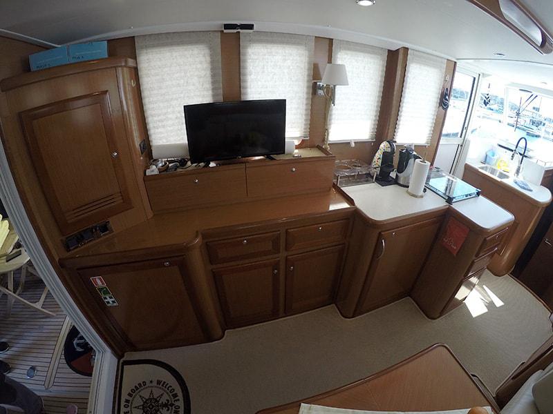 Book yachts online - motorboat - Beneteau S. Trawler 42 - Moja 3 - rent