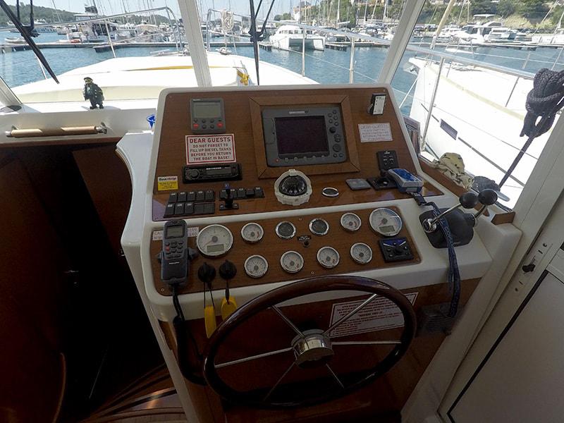 Book yachts online - motorboat - Beneteau S. Trawler 42 - Moja 3 - rent