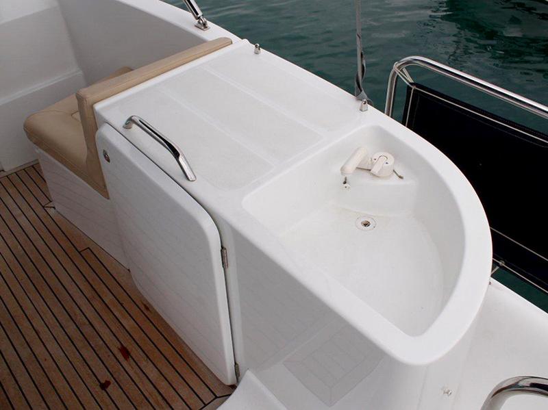 Book yachts online - motorboat - Beneteau S. Trawler 42 - Moja 3 - rent