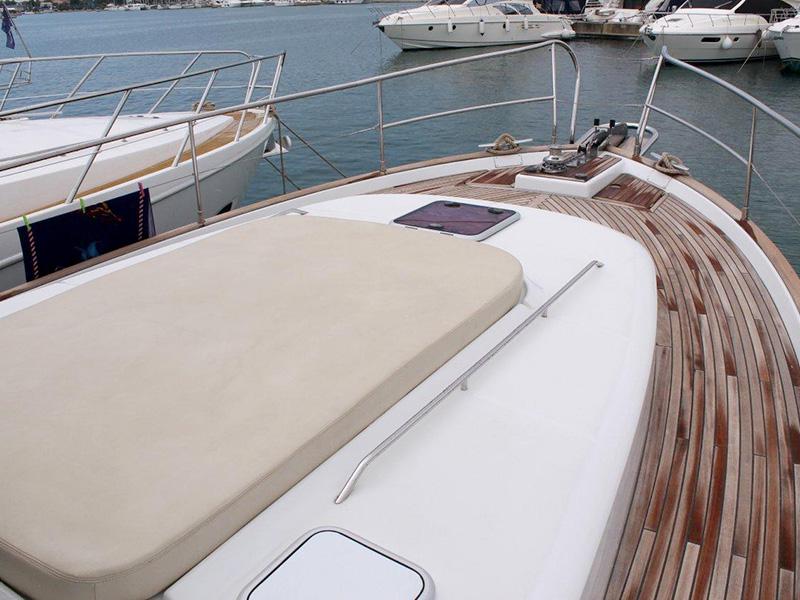 Book yachts online - motorboat - Beneteau S. Trawler 42 - Moja 3 - rent
