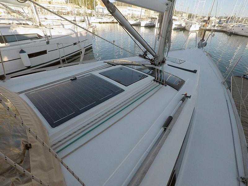Book yachts online - sailboat - Dufour 350 GL - Luka (webasto, solar panel, additional water tank, shallow draft) - rent