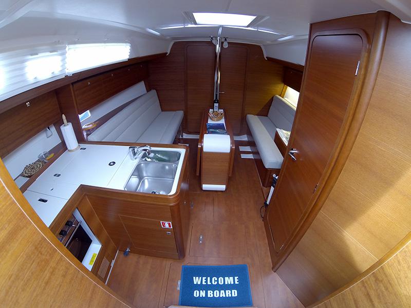 Book yachts online - sailboat - Dufour 350 GL - Luka (webasto, solar panel, additional water tank, shallow draft) - rent