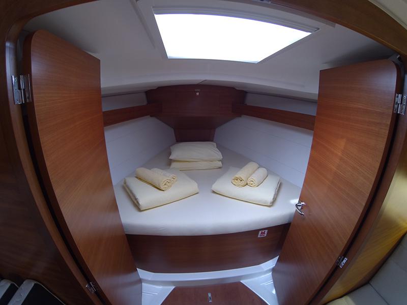Book yachts online - sailboat - Dufour 350 GL - Luka (webasto, solar panel, additional water tank, shallow draft) - rent