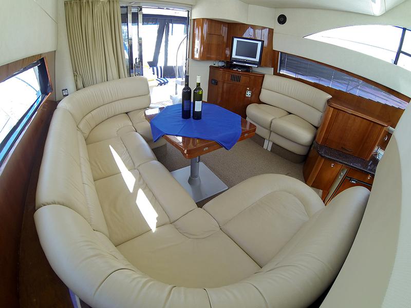Book yachts online - motorboat - Fairline Phantom 40 - Fair Play (Jet ski - option with extra charge) - rent