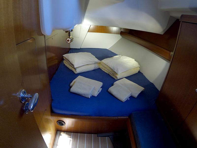 Book yachts online - sailboat - Grand Soleil 50 - Kety (Sails 2019, Bowthruster) - rent