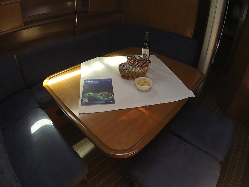 Book yachts online - sailboat - Grand Soleil 50 - Kety (Sails 2019, Bowthruster) - rent