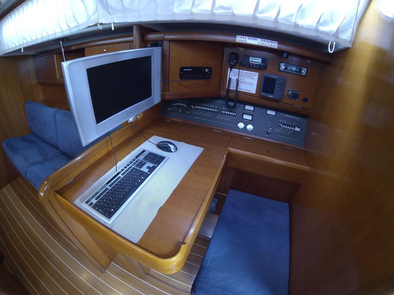 Book yachts online - sailboat - Grand Soleil 50 - Kety (Sails 2019, Bowthruster) - rent