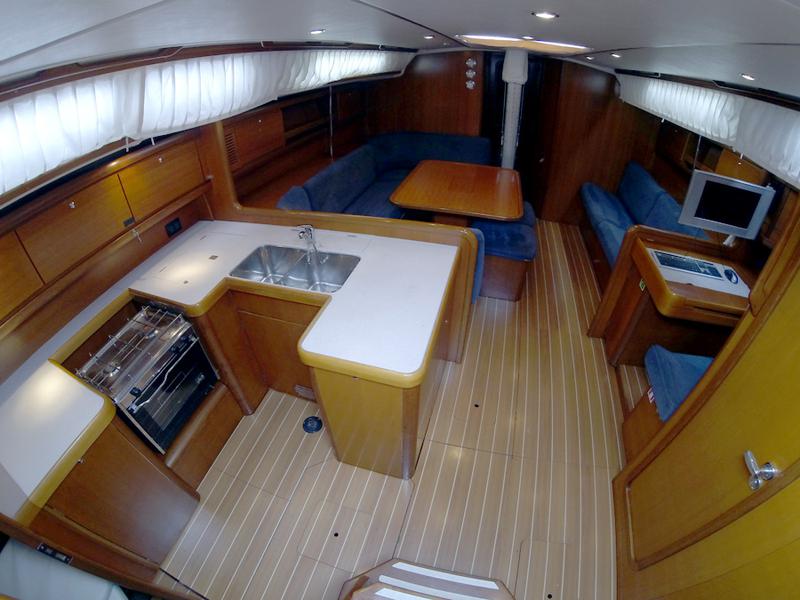 Book yachts online - sailboat - Grand Soleil 50 - Kety (Sails 2019, Bowthruster) - rent