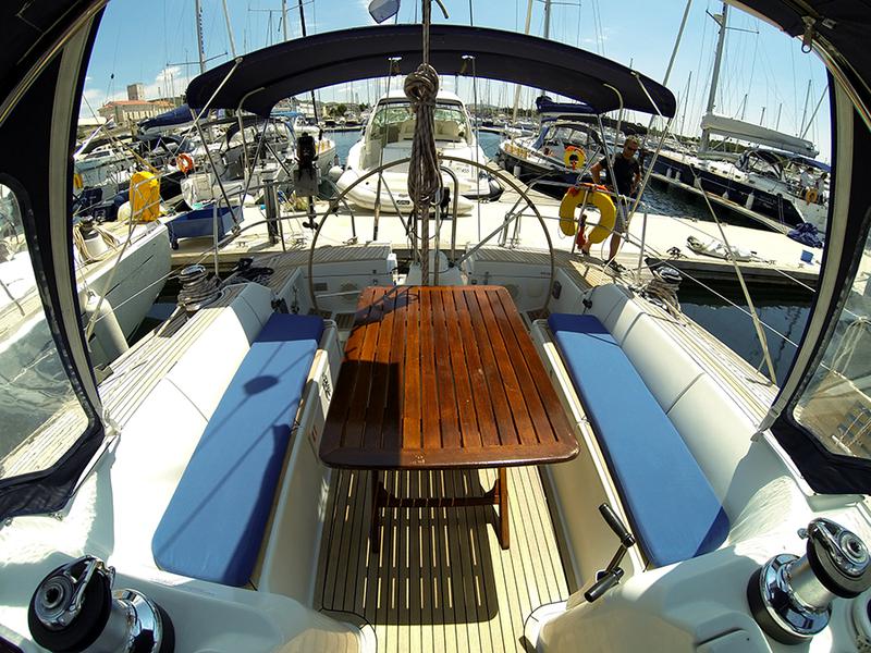 Book yachts online - sailboat - Grand Soleil 45 - Matterhorn (Sails 2019, Bowthruster) - rent