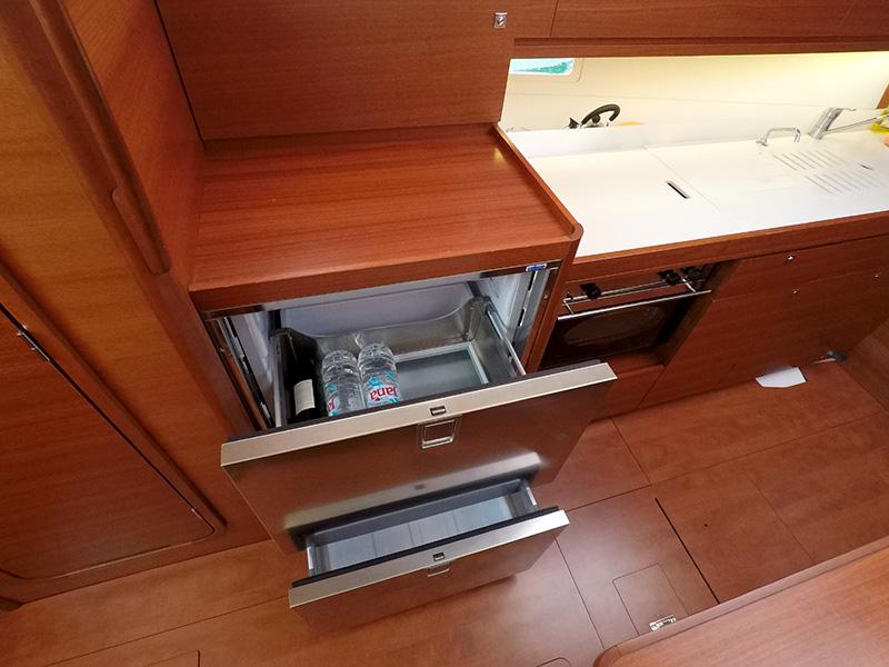 Book yachts online - sailboat - Dufour 382 GL - Major Tom - BT - rent