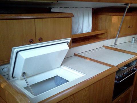 Book yachts online - sailboat - Sun Odyssey 42.2 - Frixos - rent