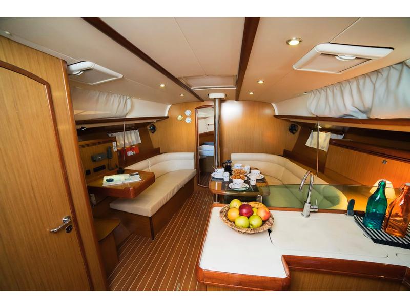Book yachts online - sailboat - Sun Odyssey 42 i_2008 - SY_2052 - rent