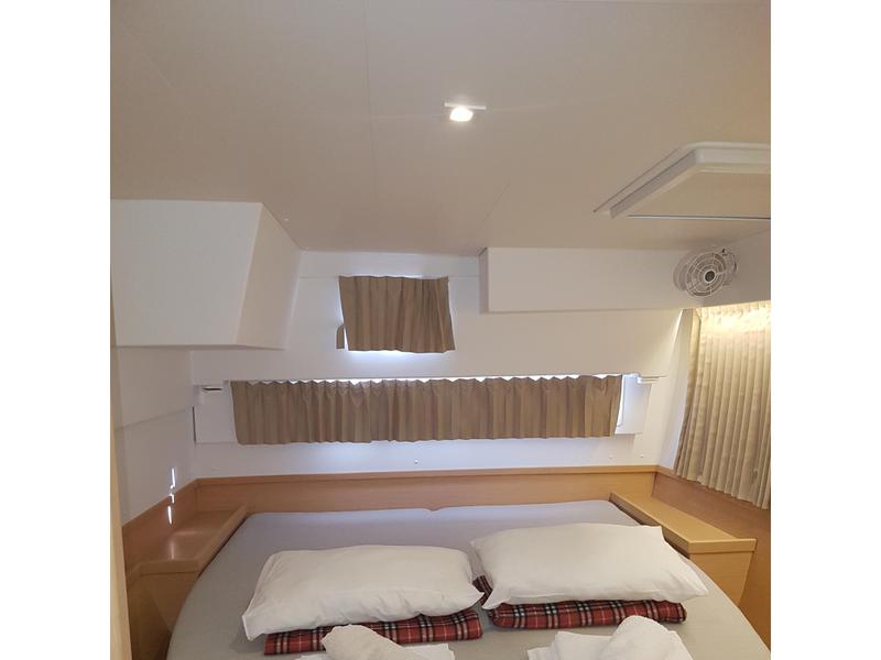 Book yachts online - catamaran - Lagoon 42 - SY_2065 - rent