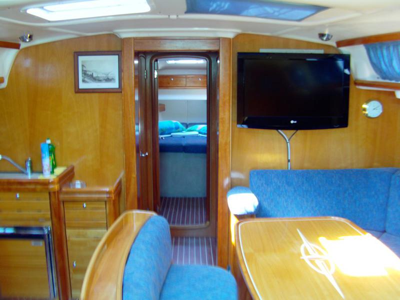 Book yachts online - sailboat - Bavaria 46 Cruiser - VICTORIA - rent