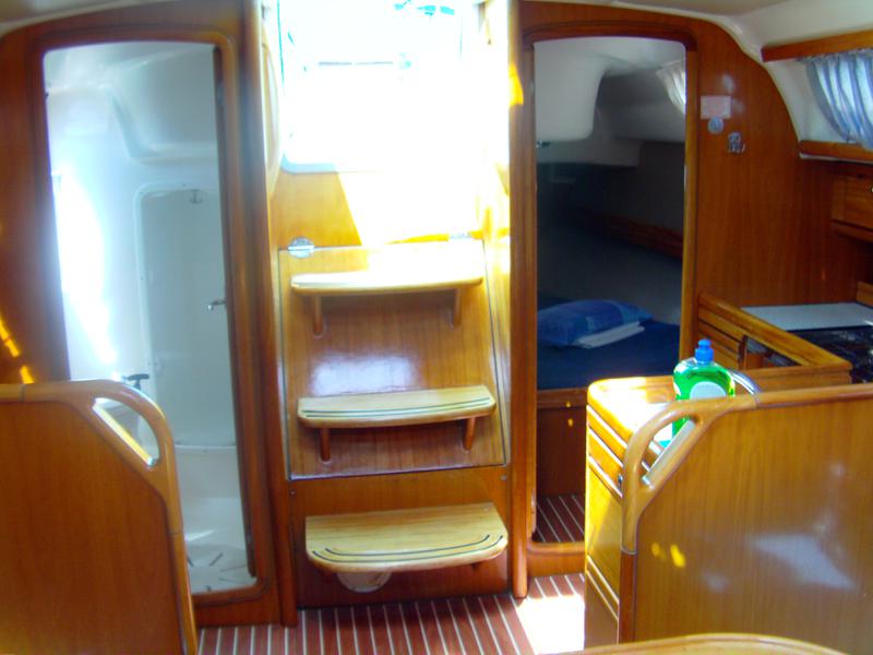 Book yachts online - sailboat - Bavaria 33 Cruiser - CATHERINE - rent