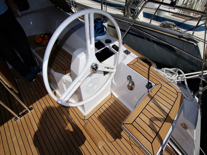 Book yachts online - sailboat - ELAN 40 Impression BT - LYRA - rent
