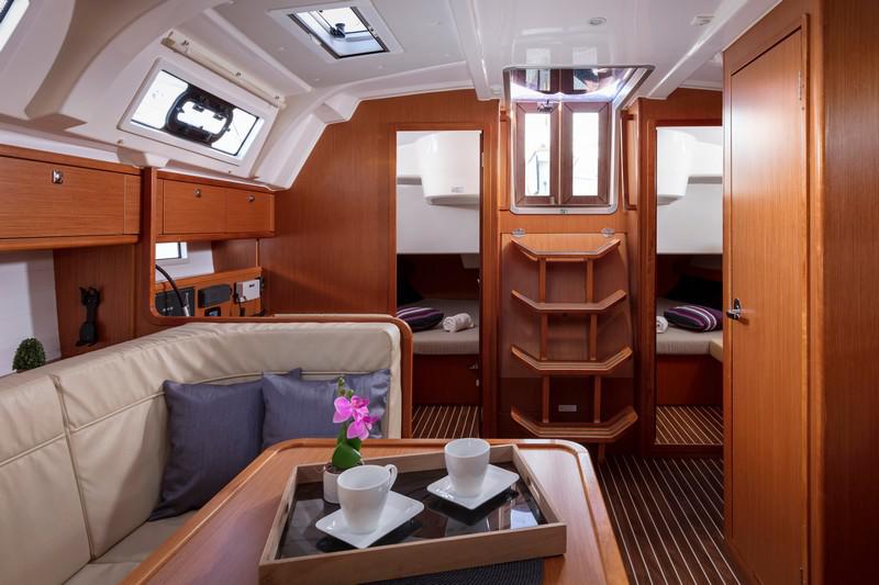 Book yachts online - sailboat - Bavaria Cruiser 41 - NINA - rent