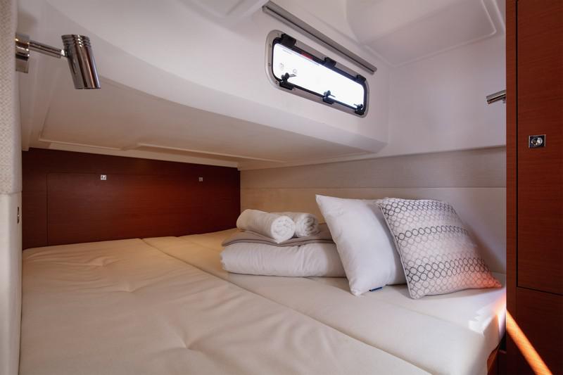 Book yachts online - motorboat - Jeanneau Leader 36 - MIHAEL - rent