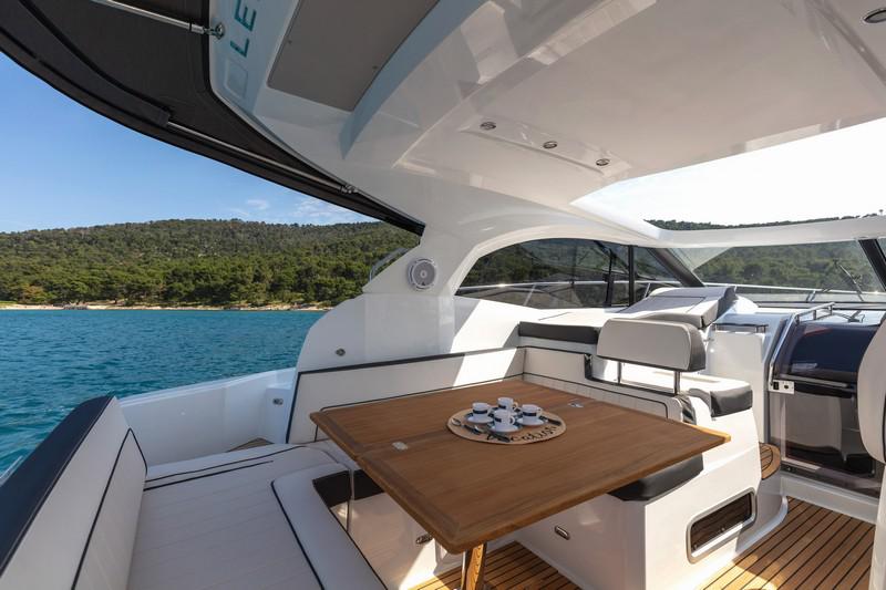 Book yachts online - motorboat - Jeanneau Leader 36 - MIHAEL - rent