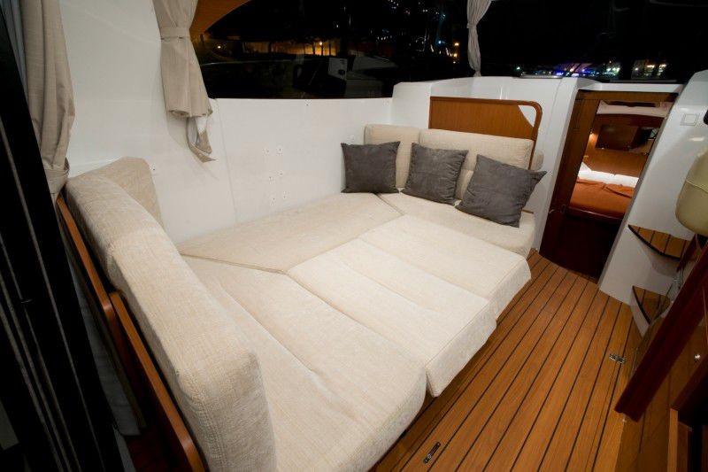 Book yachts online - motorboat - Beneteau Antares 30 Fly - RIMA - rent