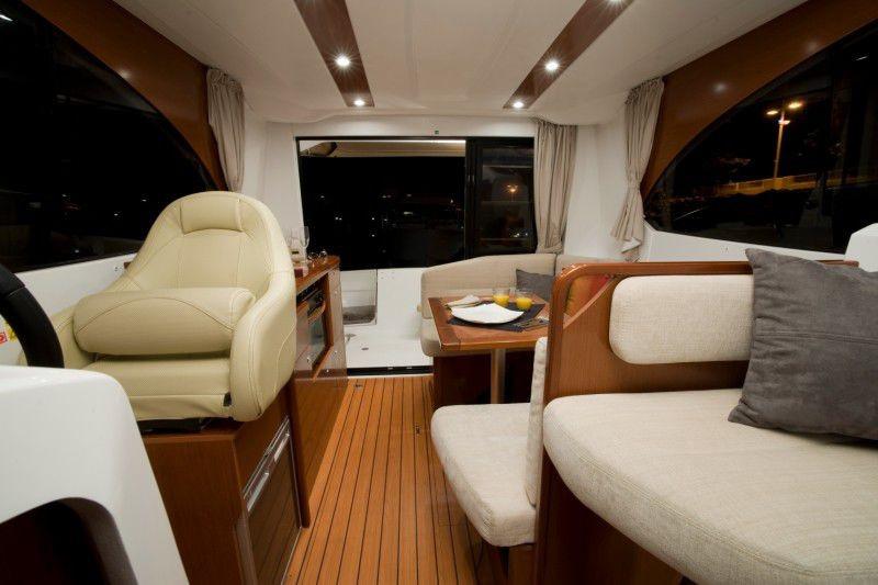 Book yachts online - motorboat - Beneteau Antares 30 Fly - RIMA - rent