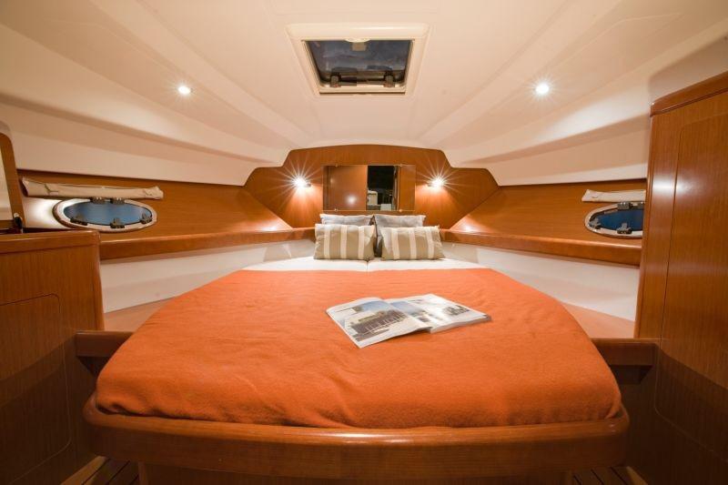 Book yachts online - motorboat - Beneteau Antares 30 Fly - RIMA - rent