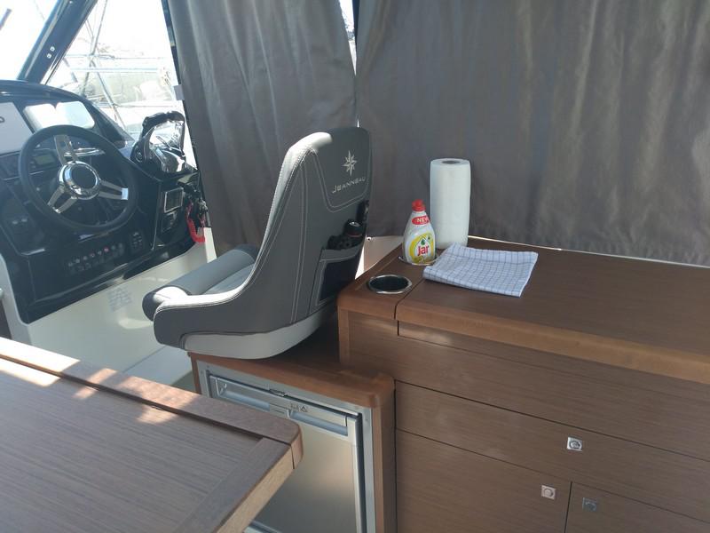 Book yachts online - motorboat - Jeanneau Merry Fisher 895 - MARKO - rent