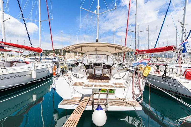 Book yachts online - sailboat - Beneteau Oceanis 48 - GOLD ONE - rent