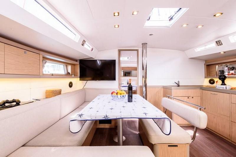Book yachts online - sailboat - Beneteau Oceanis 48 - GOLD ONE - rent
