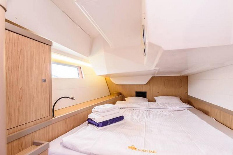 Book yachts online - sailboat - Beneteau Oceanis 48 - GOLD ONE - rent