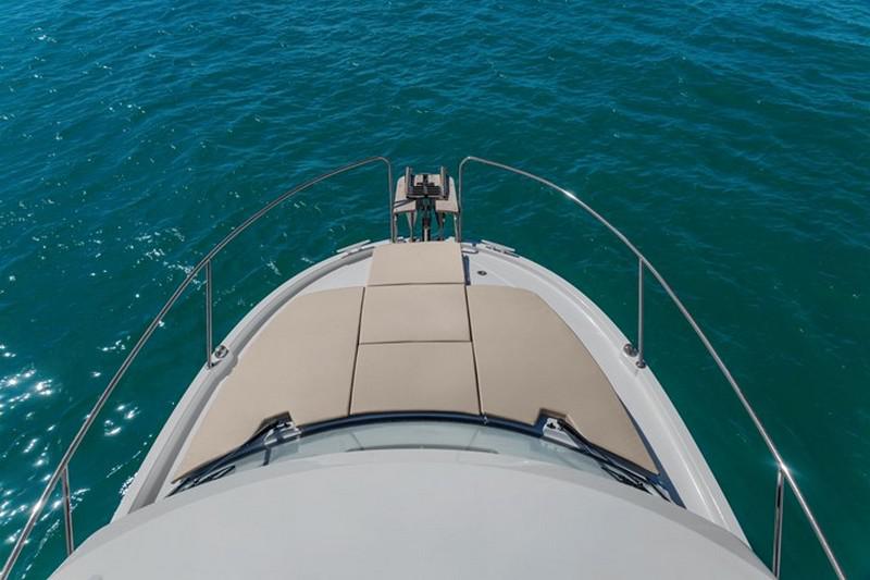 Book yachts online - motorboat - Beneteau Antares 8 OB - ZDRAVKO - rent