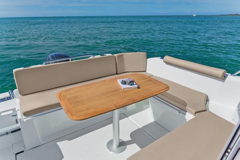 Book yachts online - motorboat - Beneteau Antares 8 OB - ZDRAVKO - rent