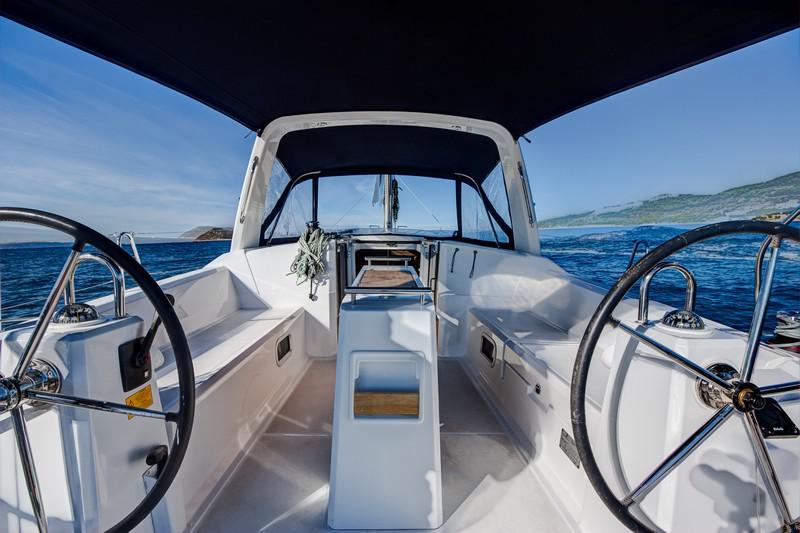 Book yachts online - sailboat - Beneteau Oceanis 38 - ARSEN - rent