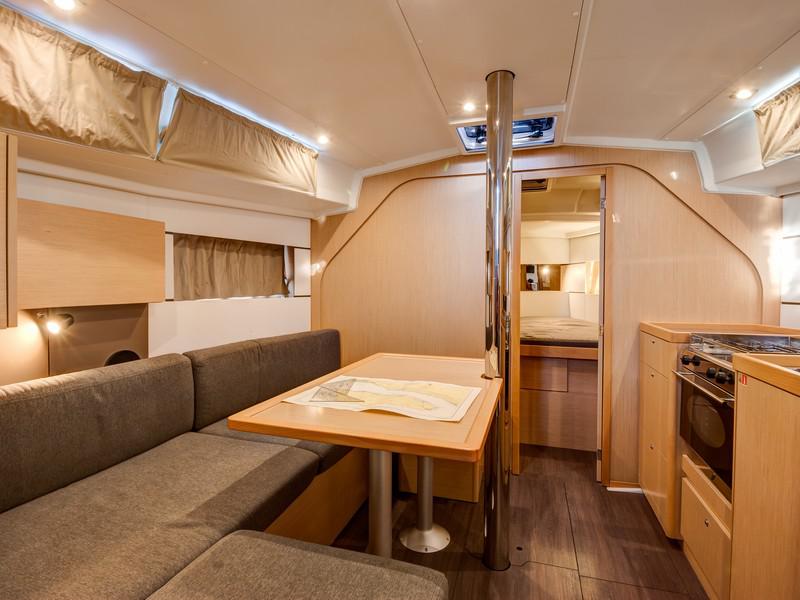 Book yachts online - sailboat - Beneteau Oceanis 38 - ARSEN - rent