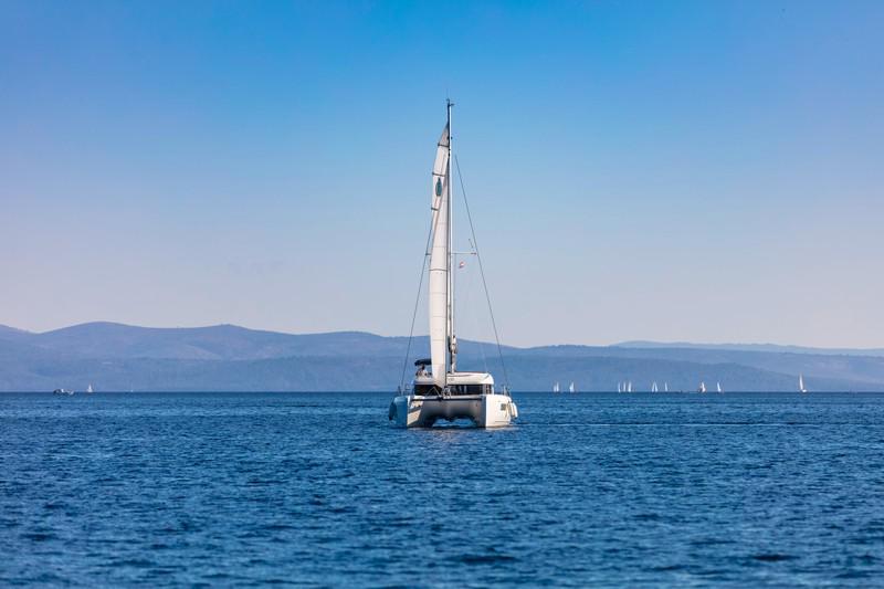 Book yachts online - catamaran - Lagoon 40 - ZAGVOZD - rent