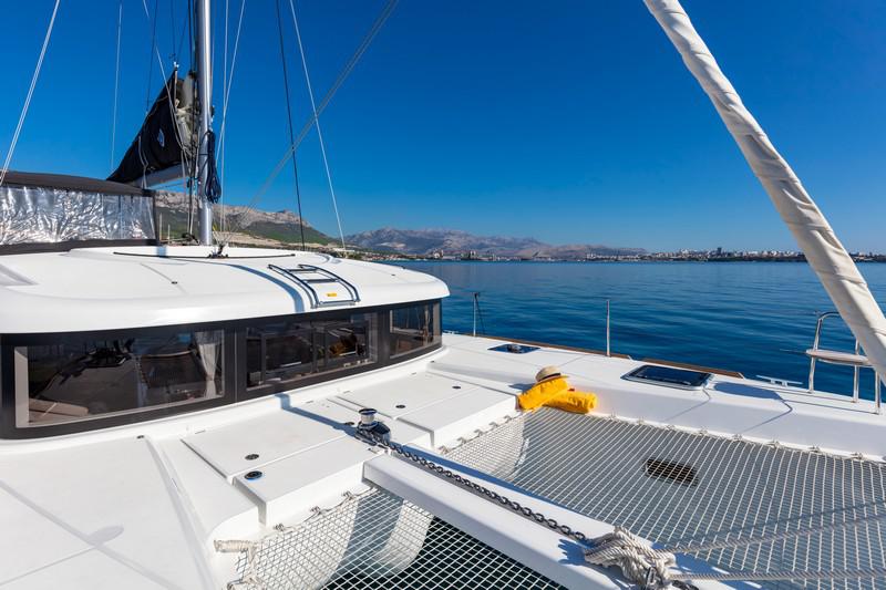Book yachts online - catamaran - Lagoon 40 - ZAGVOZD - rent