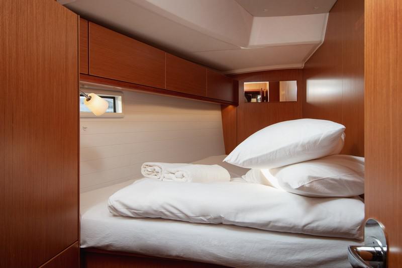 Book yachts online - sailboat - Bavaria Cruiser 46 - SOLARIĆ - rent