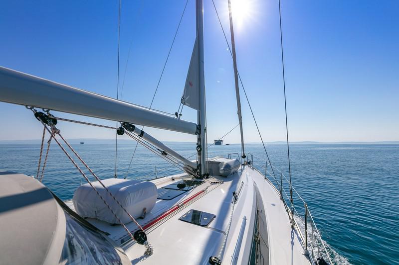 Book yachts online - sailboat - Bavaria Cruiser 46 - SOLARIĆ - rent