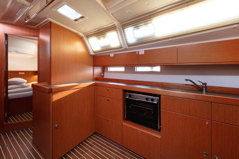Book yachts online - sailboat - Bavaria Cruiser 46 - SOLARIĆ - rent